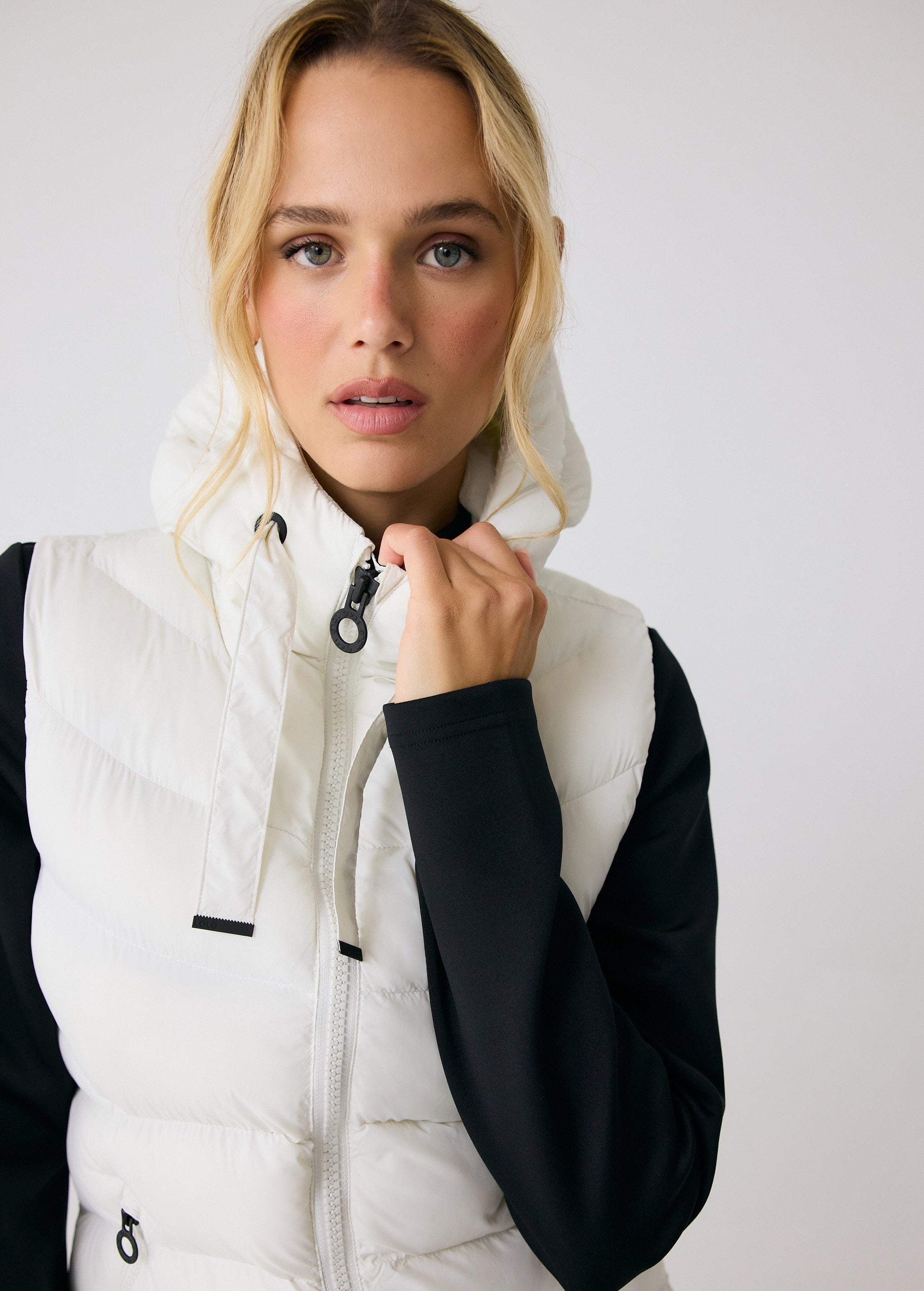 Lolë Transition Vest in cream