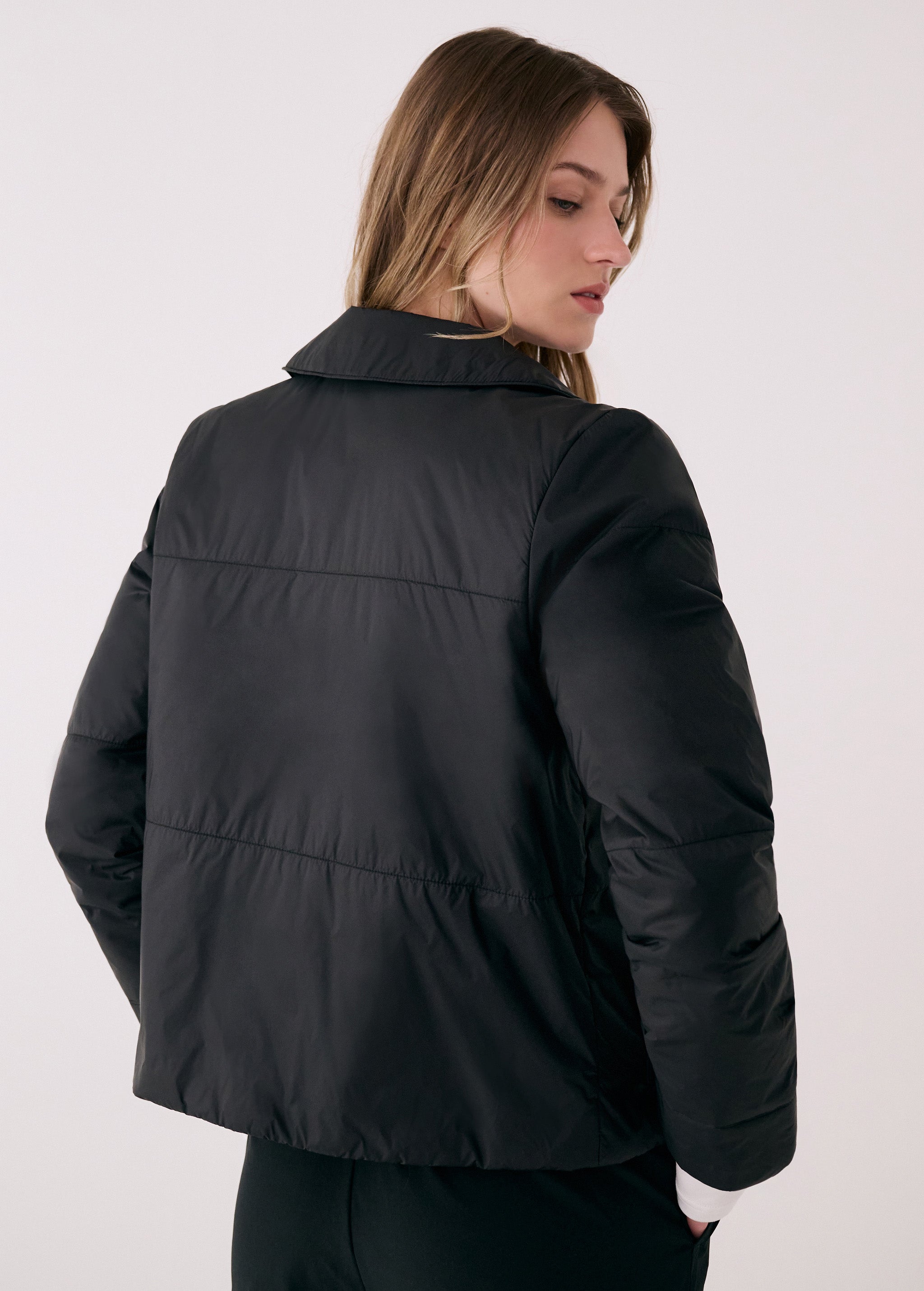 Lolë Dani Insulated Jacket in black