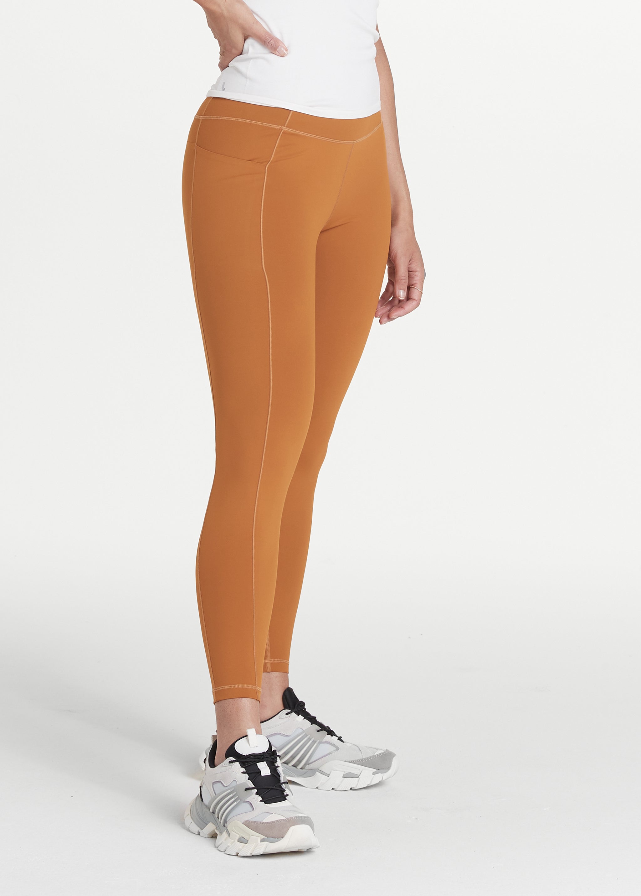 Lolë Step Up Ankle Leggings in Pecan caramel