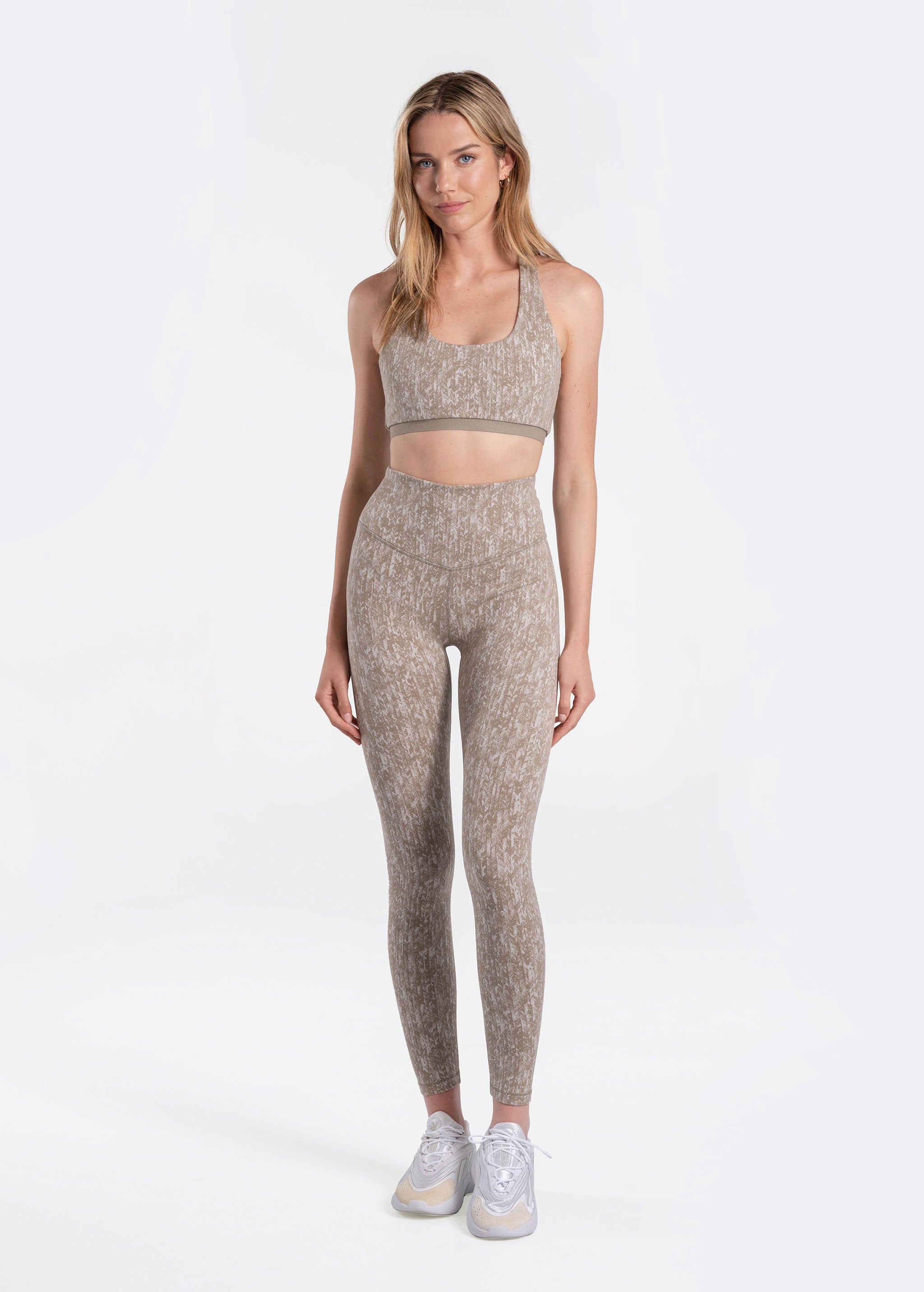 Lolë Fleury Ankle Leggings in Oyster taupe
