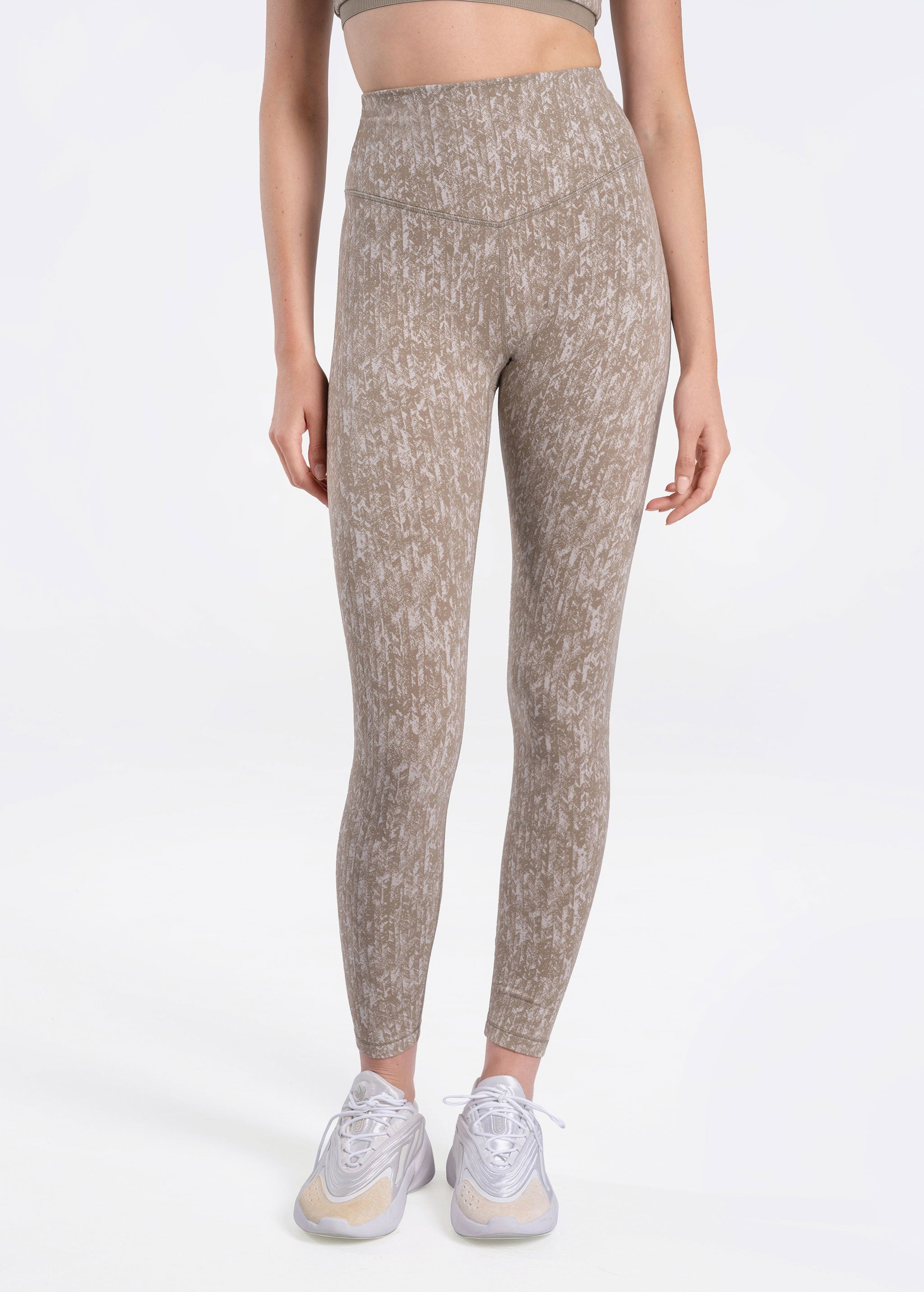 Lolë Fleury Ankle Leggings in Oyster taupe