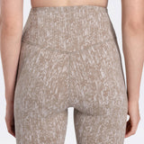 Lolë Fleury Ankle Leggings in Oyster taupe