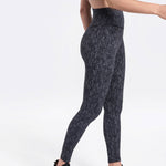 Lolë Fleury Ankle Leggings in black