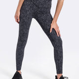 Lolë Fleury Ankle Leggings in black