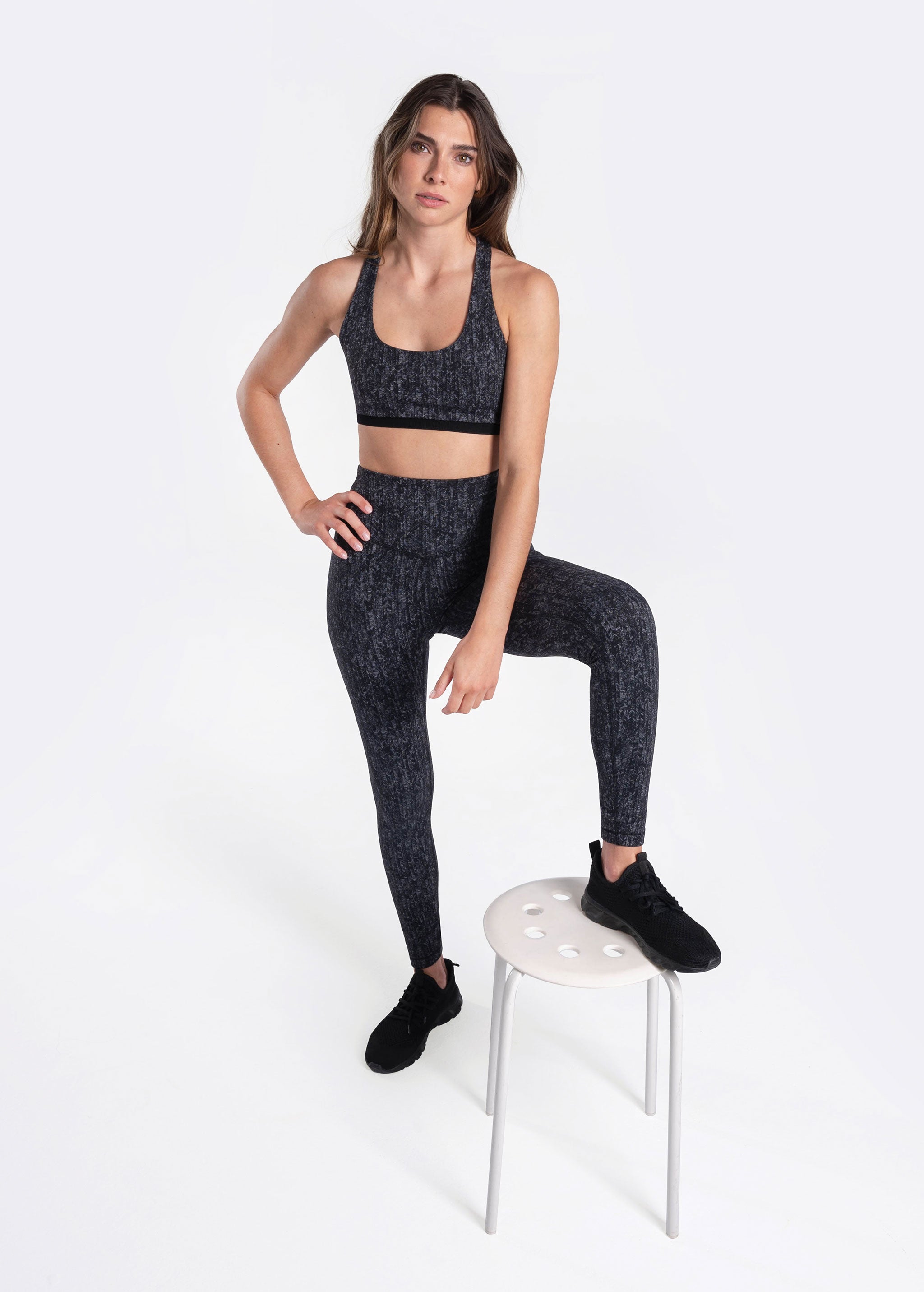 Lolë Fleury Ankle Leggings in black