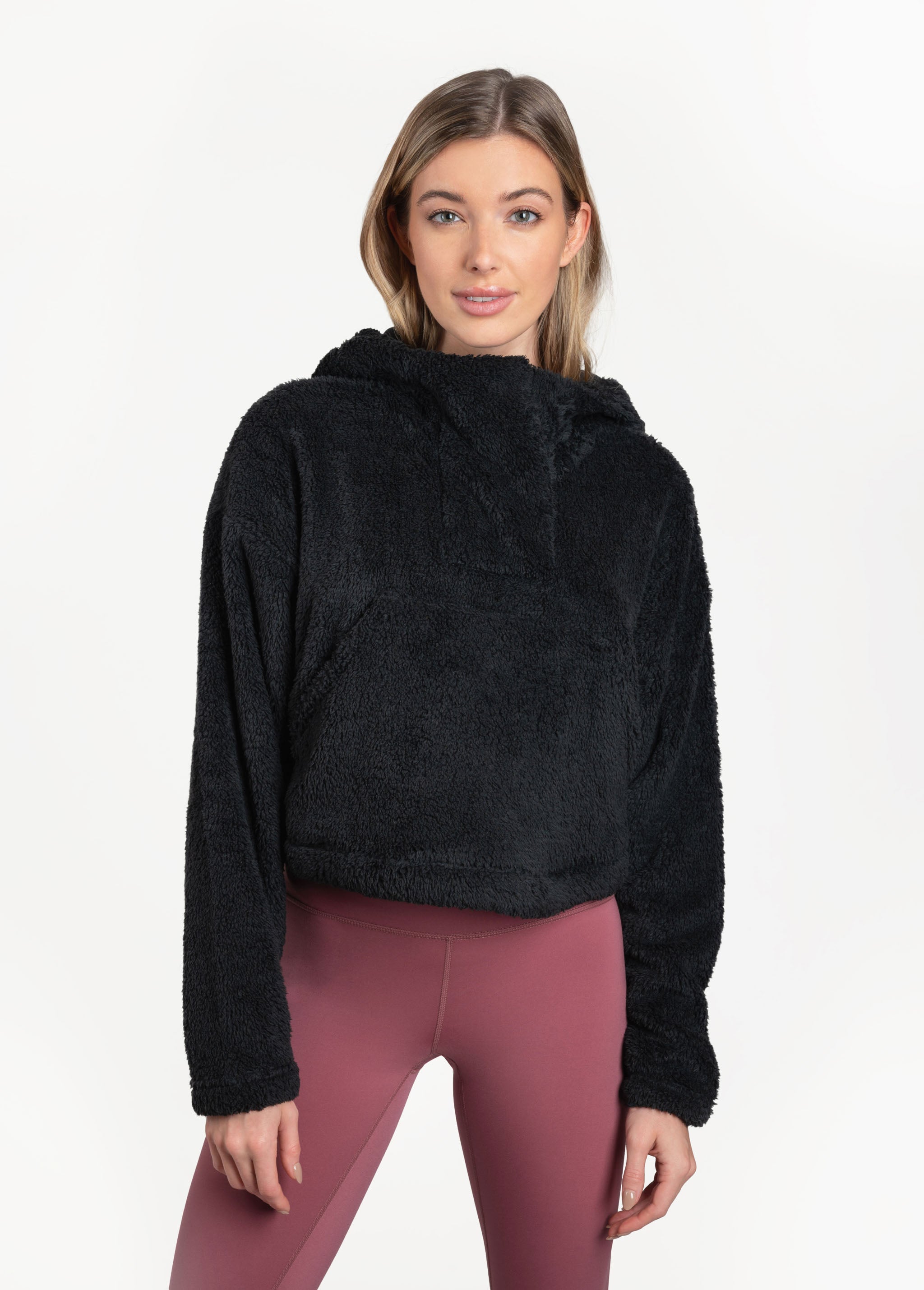 Lolë Yana Pullover Hoodie in black