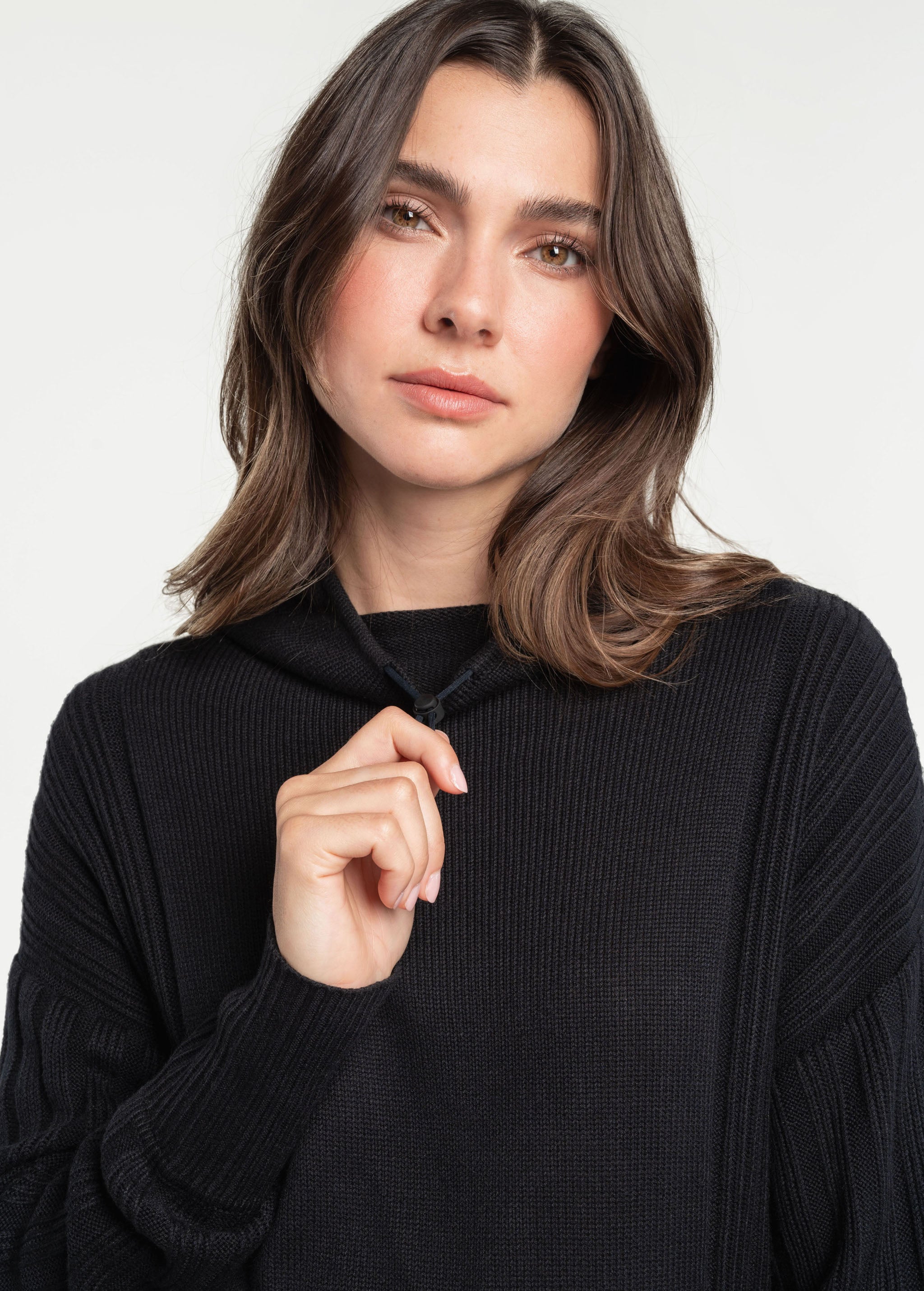 Lolë Vanier Funnel-Neck Pullover Sweater in black