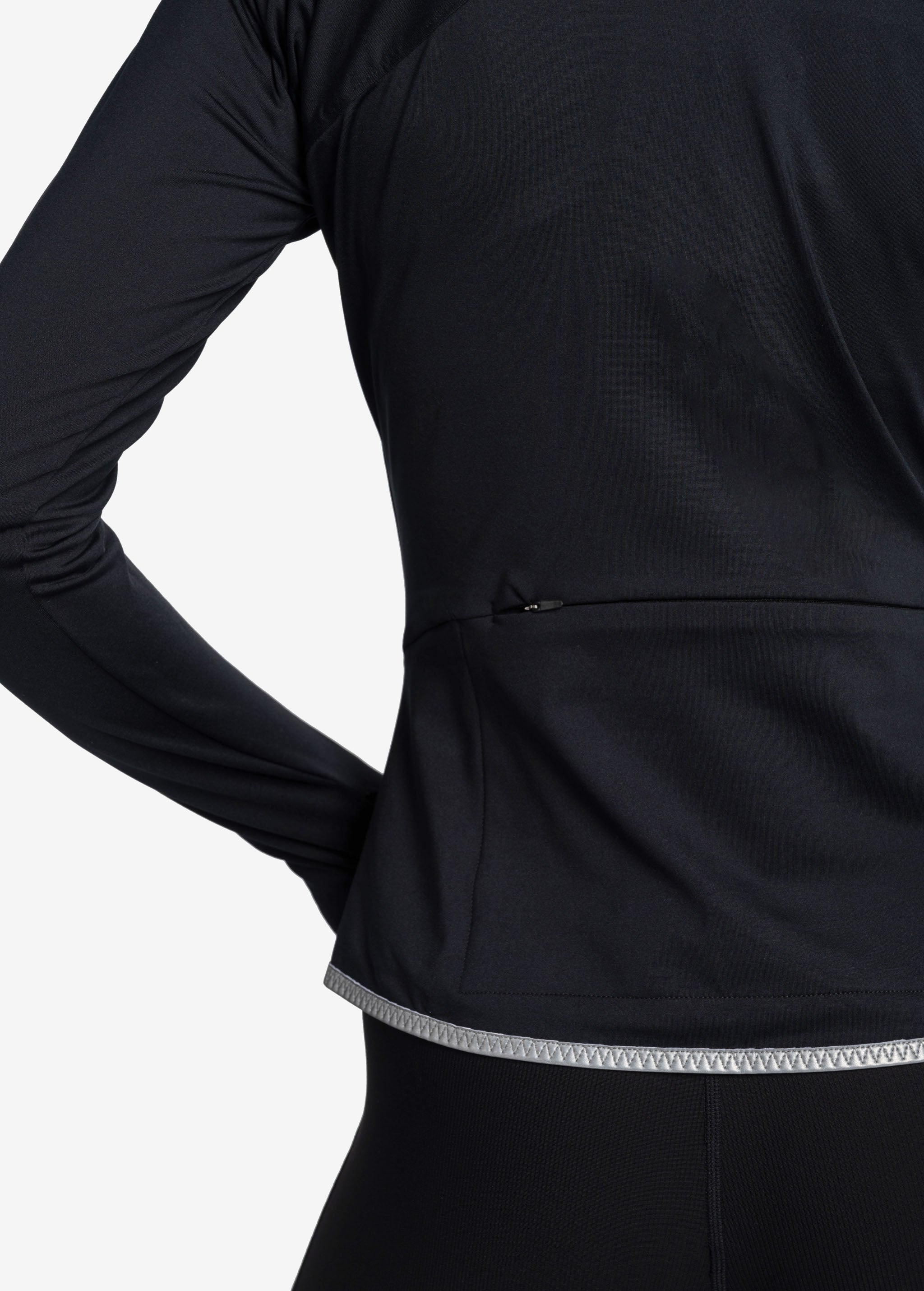 Lolë Just Long Sleeve in black