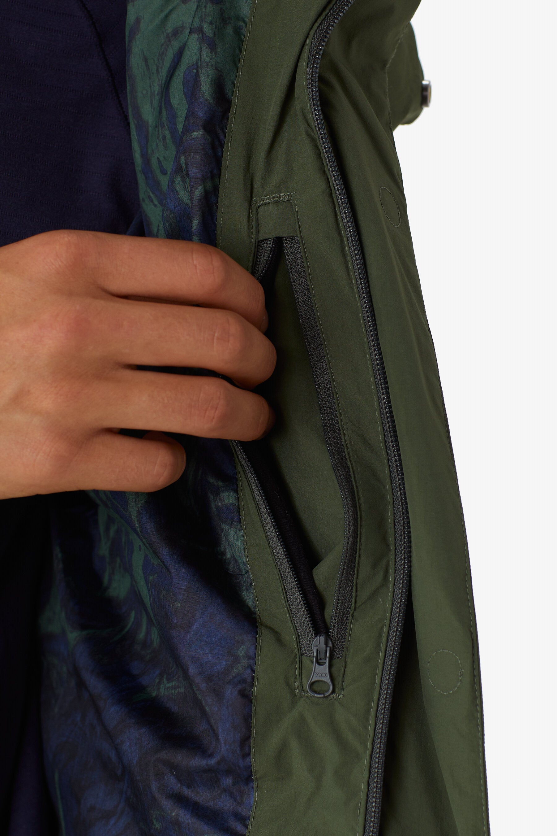 Lolë Odin Down Vest in Kombu olive green