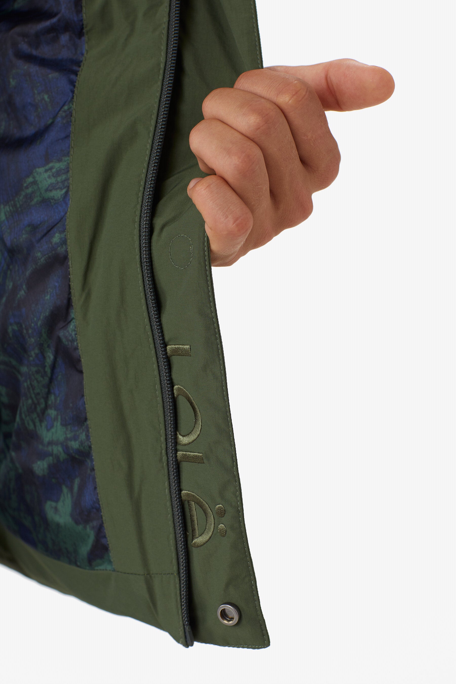 Lolë Odin Down Vest in Kombu olive green