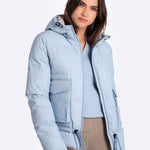 Lolë Kylee Synth Down Jacket in blue — complete with an inner pocket, in a relaxed silhouette