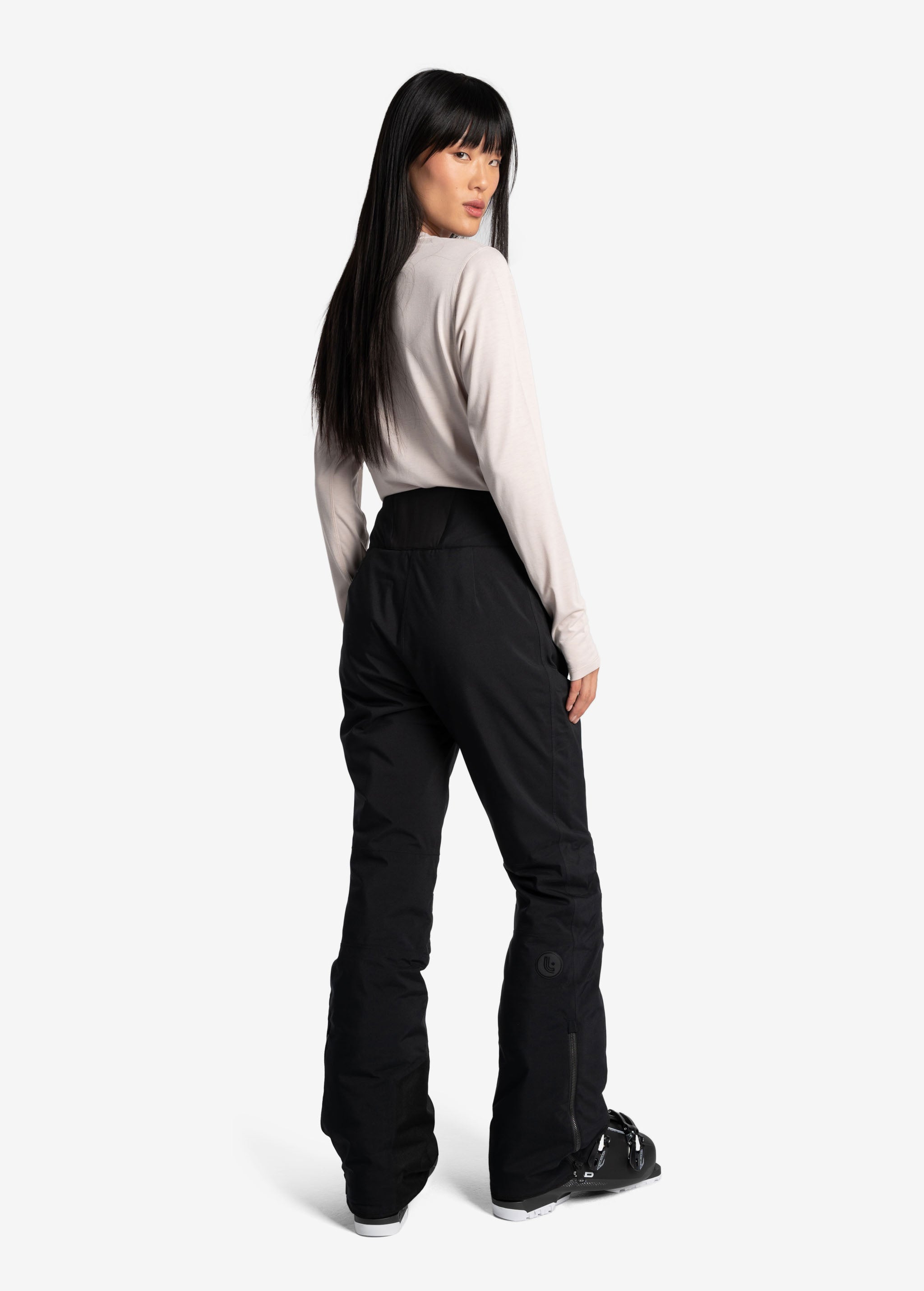 Lolë Mont Tremblant Insulated Snow Pants in black