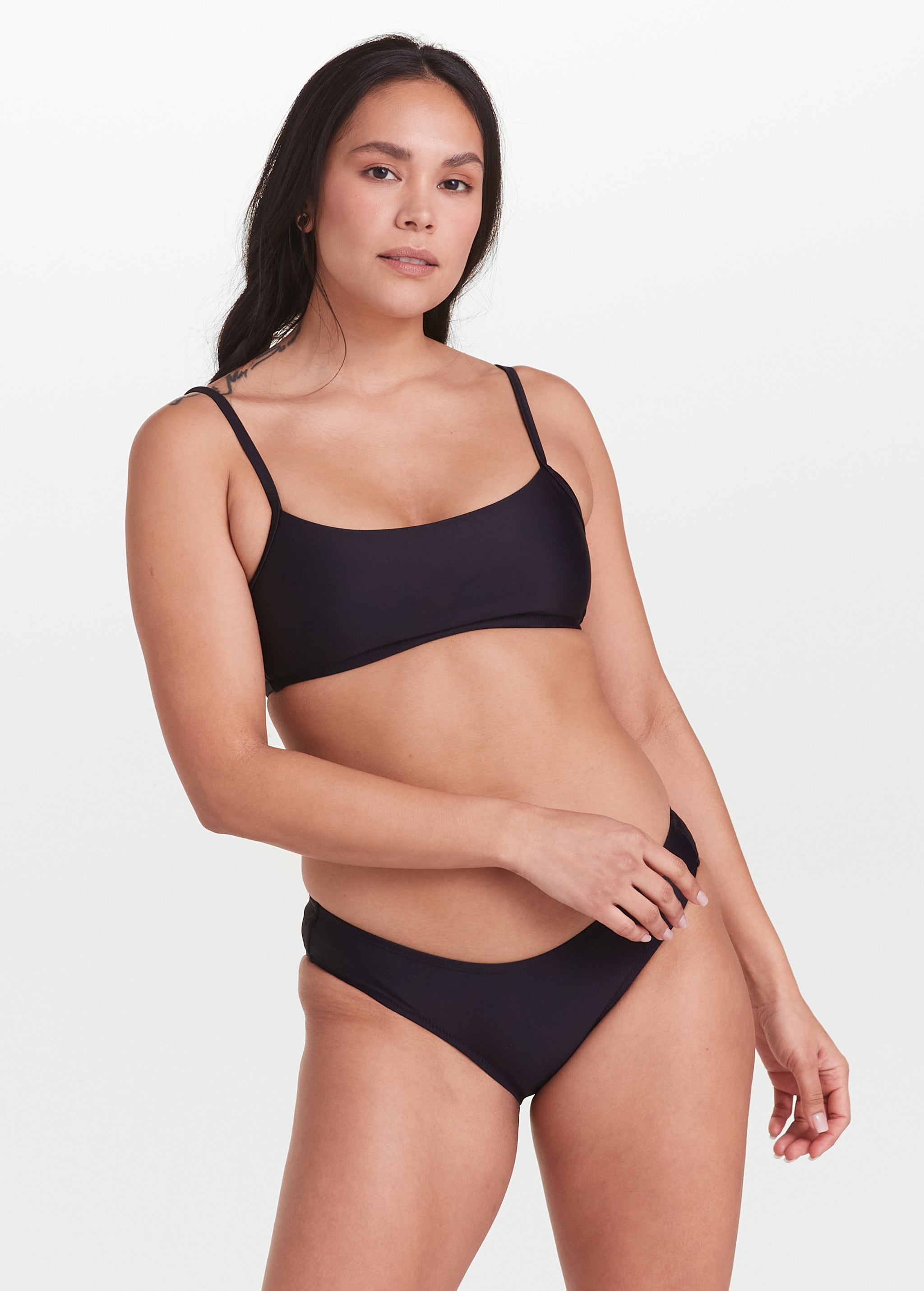 Lolë Catarina Bikini Top in black